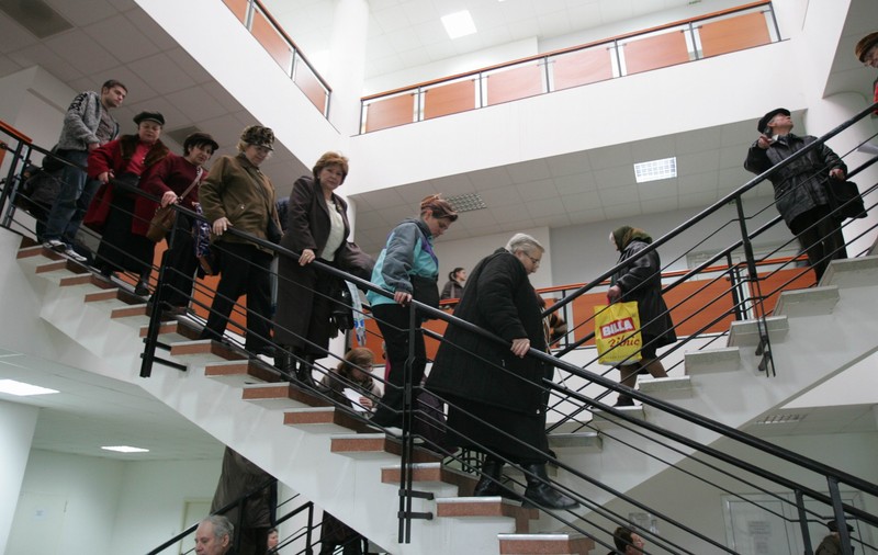 Un pensionar magistrat încasează lunar peste 66.000 de lei, cât 104 pensii minime de 640 de lei! Cea mai mare pensie din România versus cea mai mică
