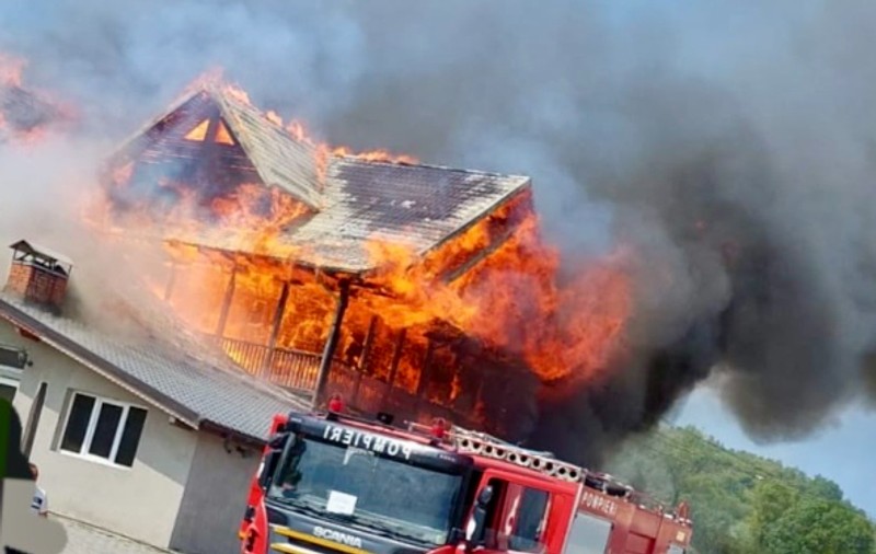 Ferma, pensiunea și restaurantul „La Lițoi”, din comuna argeșeană Valea Mare Pravăț, s-au făcut scrum: „N-am mai avut de mult timp așa nenorocire”