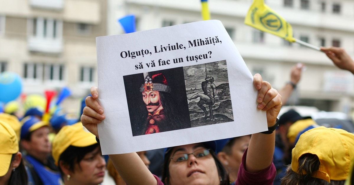 Peste 3.000 de oameni au protestat, miercuri, in fata Guvernului si a Ministerului Sănătătii