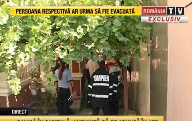 O femeie din Capitală amenință că aruncă în aer casa în care locuiește | VIDEO