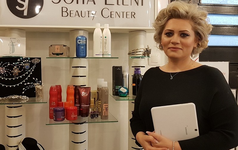 VIDEO / Corina, drumul de la angajată la femeie de afaceri. A început cu lacrimi, bani împrumutați și multă ambiție