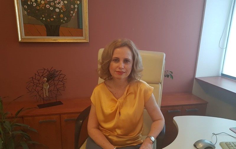 Începe sezonul ambroziei. Medicii avertizează: este o plantă extrem de agresivă, provoacă alergii severe