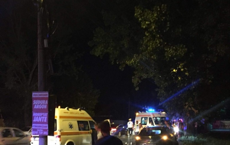 Un bărbat a fost accidentat mortal de două mașini, la Galați. A traversat în fugă