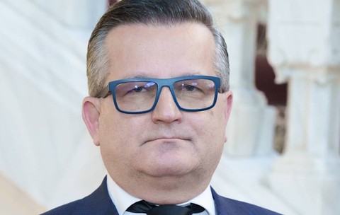 Florin Lazar Vlaadică, seful Oficiului de Informatii Integrate de la Cotroceni a folosit avioanele companiei Toyo Aviation, implicata in „Scandalul Mykonos”. Sursă foto: Administrația Prezidențială