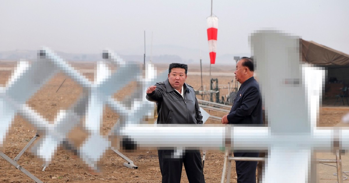 Kim Jong-un în vizită la o fabrică de drone Foto: Profimedia