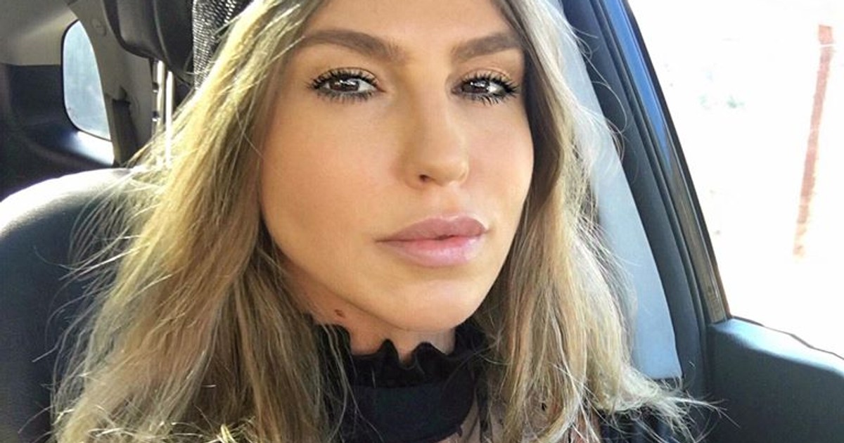 Corina, în cea mai obraznică ipostază. Ce s-a văzut când și-a luat cei mai strâmți pantaloni