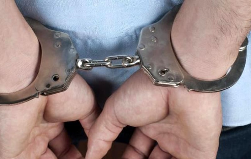 Bărbat din Neamţ, arestat preventiv pentru pornografie infantilă și șantaj. Printre victime, o copilă de 12 ani