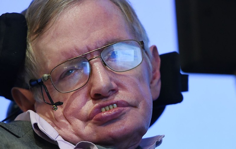 Stephen Hawking a răspuns la ÎNTREBAREA: "Ce va aduce sfârşitul omenirii?"