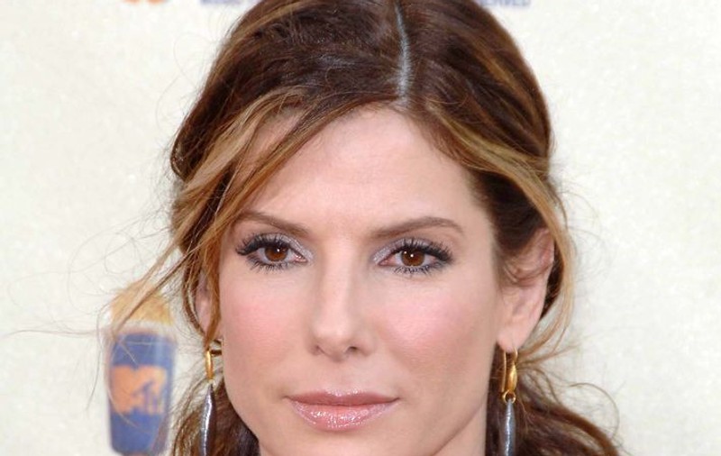 Sandra Bullock doarme doar trei ore pe noapte