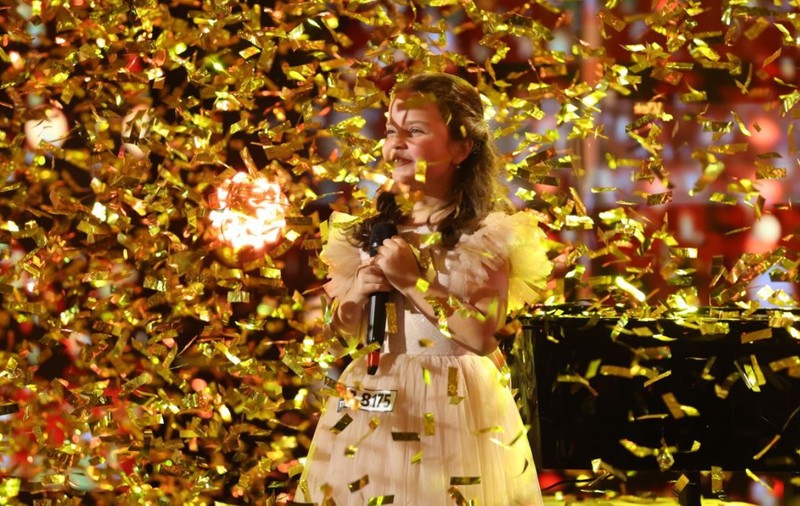 Cine este Martina Meola de la „Românii au talent” 2022. Smiley și Pavel Bartoș au apăsat Golden Buzz și au trimis-o în semifinale
