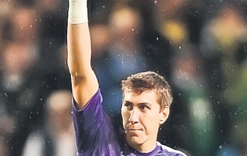 Echipa lui Costel Pantilimon, umilită de o formație de liga a treia