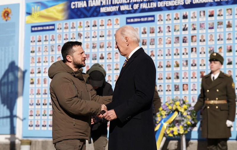 Joe Biden, vizită-surpriză la Kiev, după aproape un an de război. Mesajul transmis lui Vladimir Putin de președintele american - VIDEO