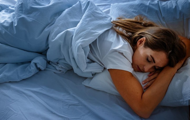 Dormitul cu un ventilator lângă pat poate fi mai periculos decât ne-am imagina