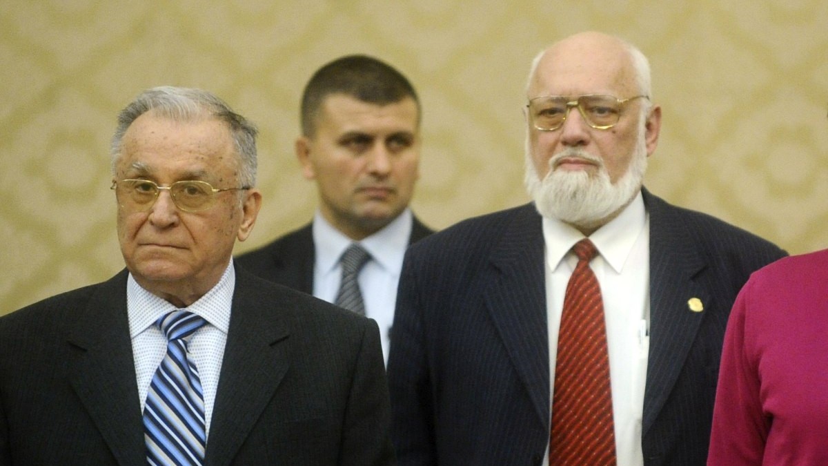 Ion Iliescu si Gelu Voican Voiculescu. Foto: Hepta