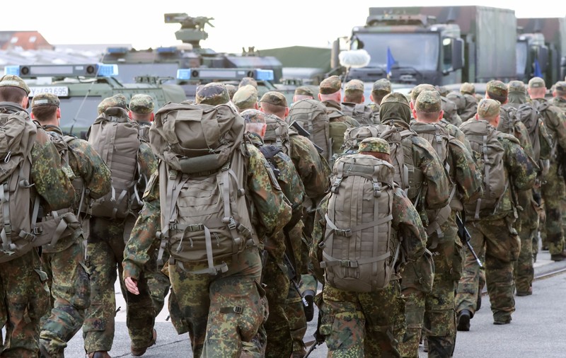 Exercițiul militar se transformă într-o confruntare armată reală cu poliția, în Germania: „Catastrofă! Agenții neinformați au tras în soldați și i-au rănit!”