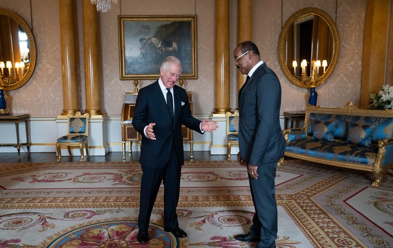 Întâlnirea ciudată pe care a avut-o regele Charles cu doar o zi înainte de înmormântarea reginei Elisabeta a II-a - presa britanică