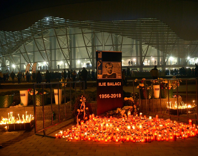 Programul funerariilor lui Ilie Balaci. Corpul neînsuflețit al fostului mare fotbalist, depus la stadionul Ion Oblemenco