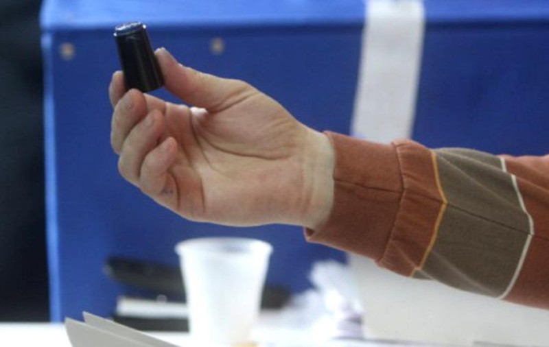 Diferențe mari între rezultatele a două sondaje de opinie în privința intențiilor de vot la alegerile prezidențiale