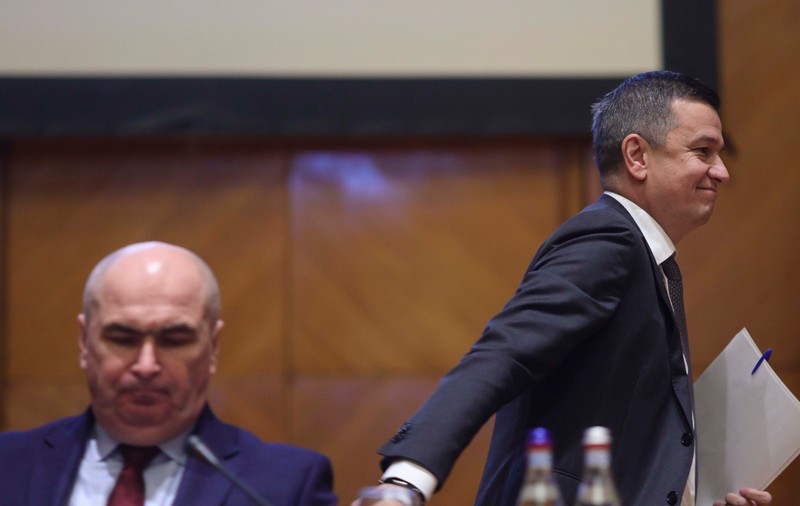 PSD vrea să blocheze definitiv guvernul interimar Bolojan. Grindeanu a sesizat CCR pentru ultimul OUG adoptat, legat de SAFE | Document