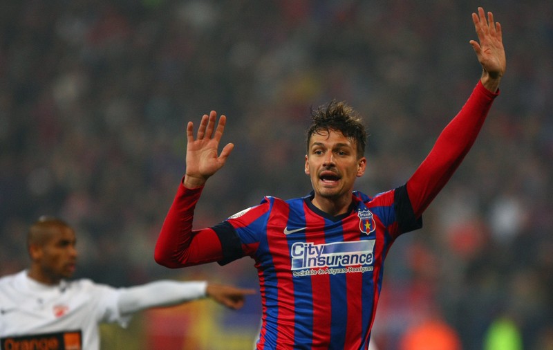 STEAUA / Reghecampf se luptă cu Bölöni pentru transferul lui Szukala