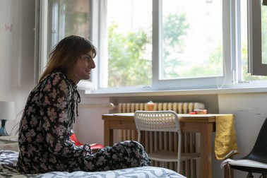 Măriuca stă acum într-un apartament închiriat din donații