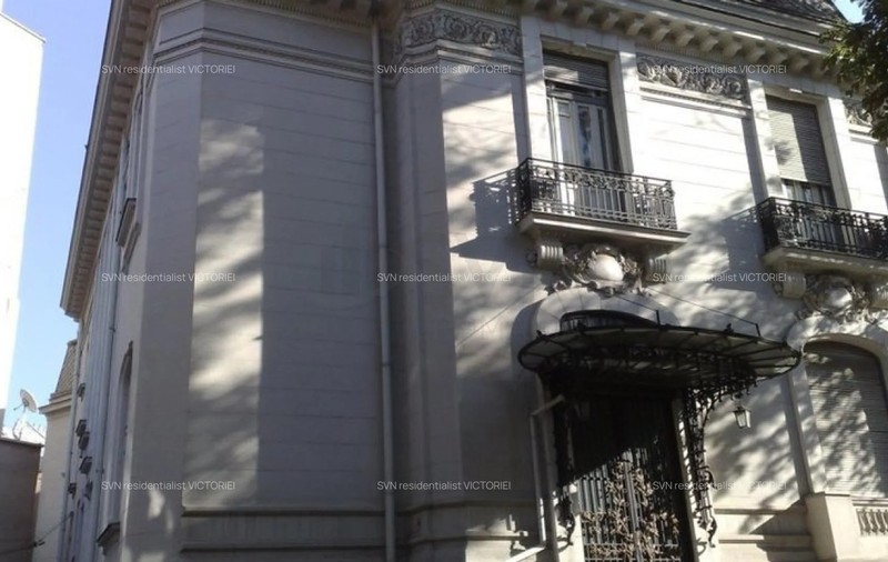 Cum arată vila din București care se vinde cu 11 milioane de euro. Se află în zona Piața Romană