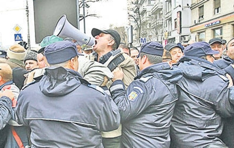 Jurnalişti agresaţi la Ploieşti, de către protestatari