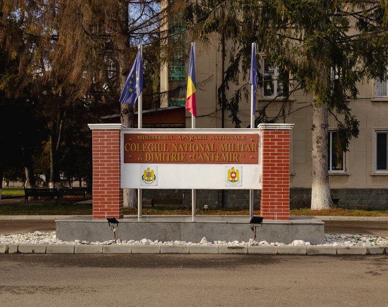 „Vă dați seama că nu sperăm la un război, ar trebui să nu ai toate țiglele pe casă să-ți dorești așa ceva”. Liceeni militari povestesc ce înseamnă pentru ei patriotismul 