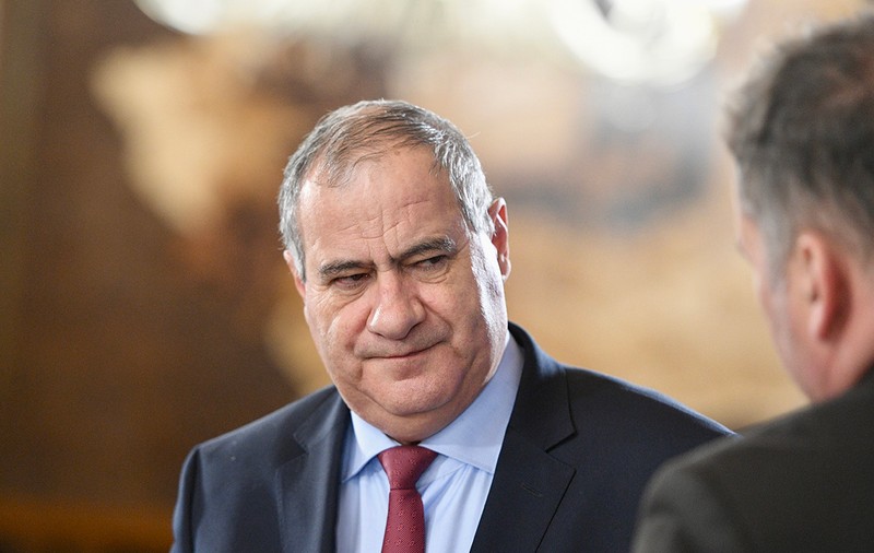 Pe ce a tocat 20 de milioane de lei Secretariatul General al Guvernului, pe ultima sută de metri a Guvernului Ciolacu 2. Contracte cu firme mufate la banii publici 