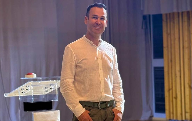 Tablete cumpărate cu 2.000 de euro bucata de Primăria Sectorului 3. Reacția primarului Robert Negoiță