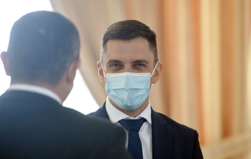 Interviu Școala 9 cu ministrul tineretului și sportului, Eduard Novak. De ce vrea ca elevii să înceapă cursurile cu o oră de mișcare