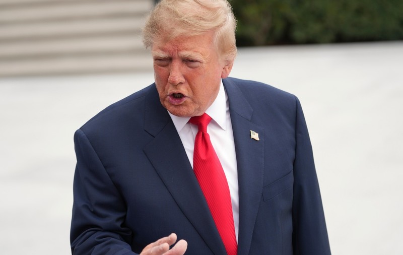 Donald Trump vorbește cu reporterii la Casa Albă Sursa foto: Profimedia