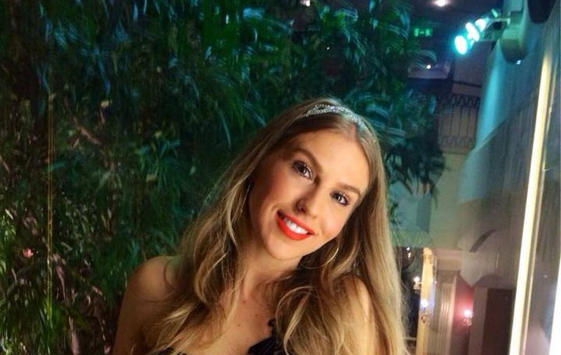 O credeai în stare de aşa ceva? Uite ce talent ascuns are CORINA!