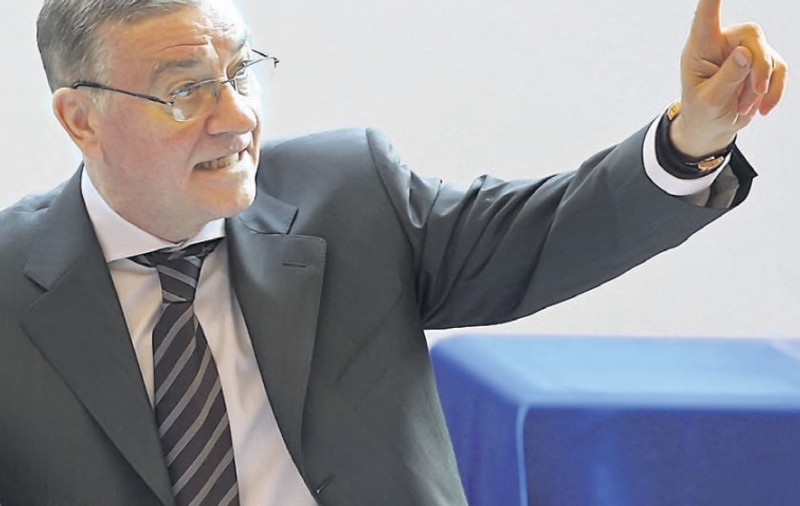 Şase, vine Naşul!
