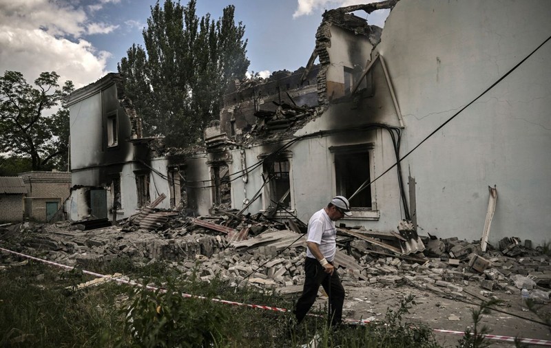 „Zelenski v-a trădat!”. Pe frontul din Donbas, unii ucraineni nu sunt doar victimele bombelor, ci și ale propagandei Rusiei