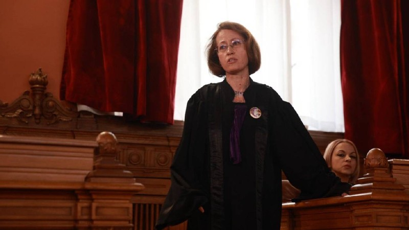 În cursul zilei de sămbătă, numărul procurorilor și al judecătorilor care au semnat scrisoarea deschisă prin care își arată solidaritatea față de magistrații care au dezvăluit corupția și problemele din sistemul românesc de justiția. Foto: Eli Driu