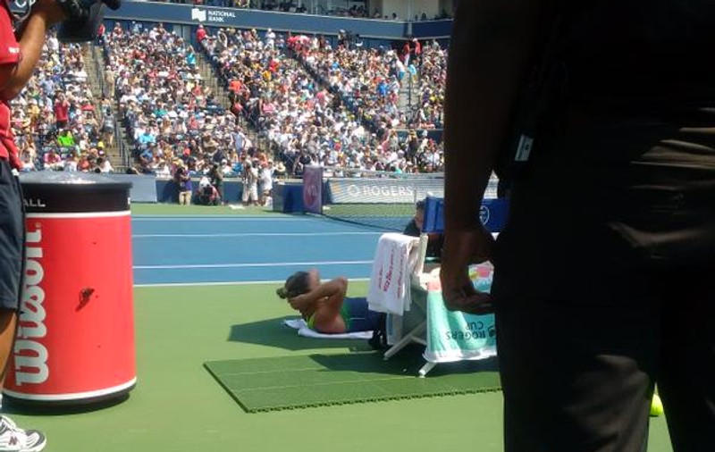 Simona Halep: ”Am fost nevoită să renunț! Am tras cât am putut, dar nu a mai fost posibil!”