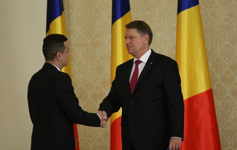 Iohannis îi scrie lui Grindeanu: Vă cer abrogarea de urgență a Ordonanței de modificare a Codului Penal