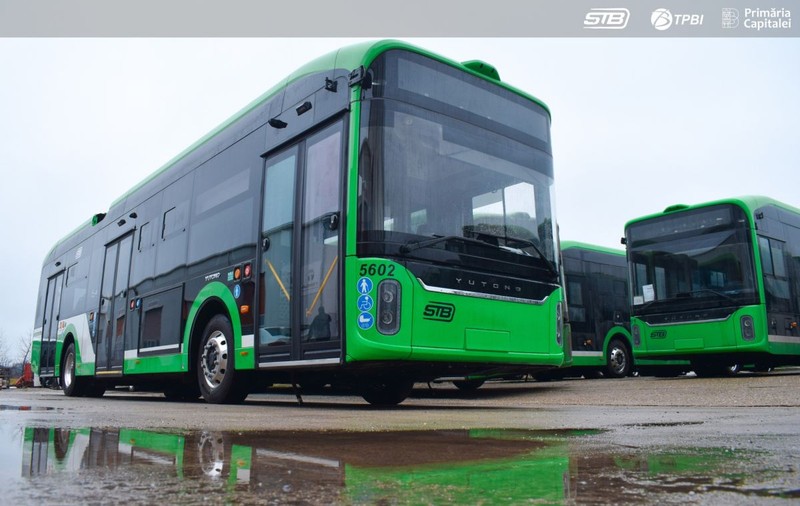 Primul troleibuz electric chinezesc care circulă în București. Câte astfel de unități vrea Capitala