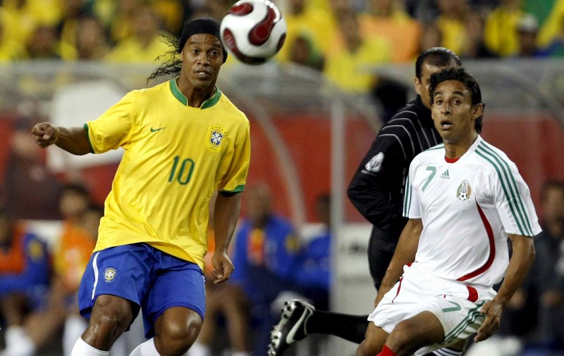 Ronaldinho îşi caută echipă. ”Va juca până la 42 de ani”