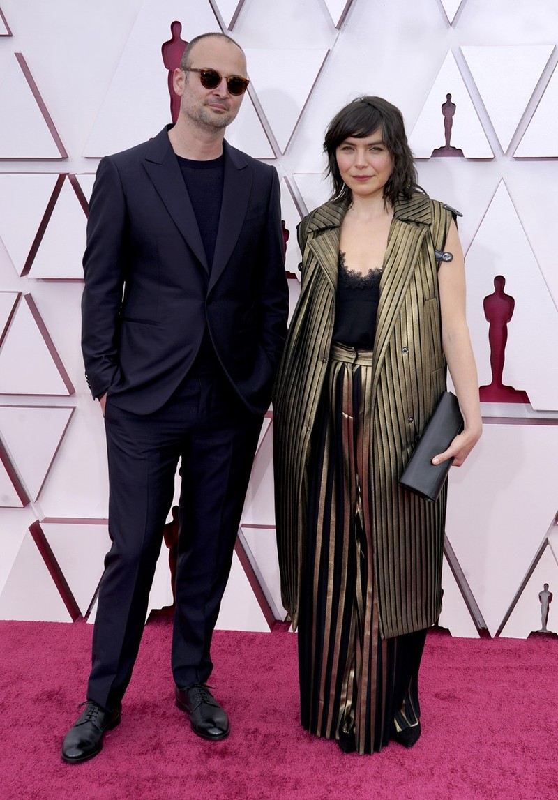 Regizorul Alexander Nanau și producătoarea Bianca Oana, pe covorul roșu de la premiile Oscar | Foto: EPA