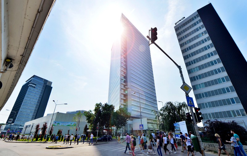 Cum au ajuns corporațiile mai rău ca statul? Cum a ajuns Google să vorbească mai lemnos ca un baron județean?