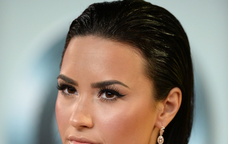 Demi Lovato, dezvăluiri despre tatăl abuziv