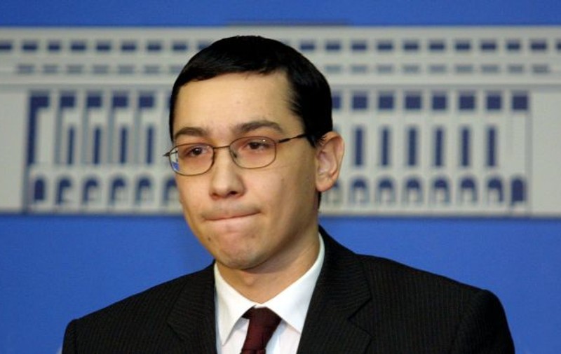 COŞMARUL lui PONTA: "DEMISIA, DOVEZILE sunt COPLEŞITOARE!", spun acuzatorii. "E UN COMPLOT!", crede Ponta