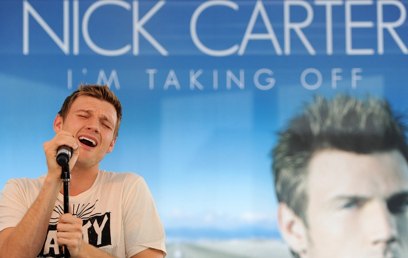 Nick Carter, de la Backstreet Boys, a fost acuzat de viol. Fapta ar fi avut loc în urmă cu 21 de ani