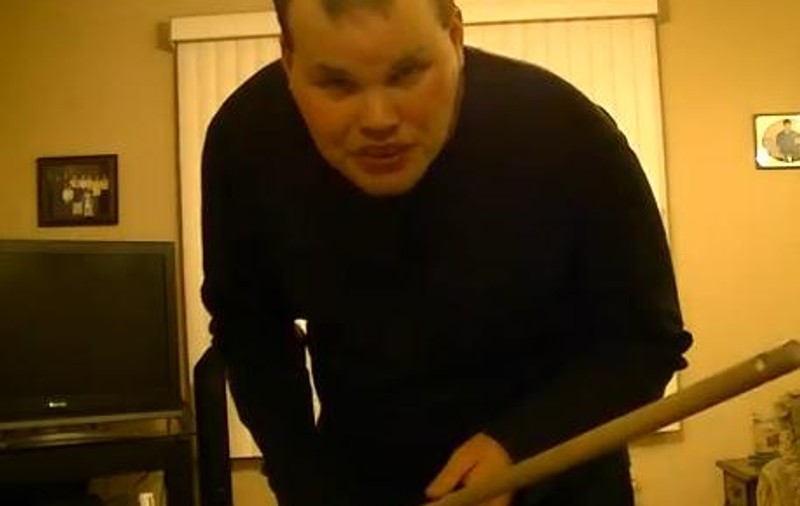 A plecat la pescuit, a ajuns pe marginea lacului și a prins și pește! Dar nu a părăsit casa! Să fie oare magie? Vezi cum e posibil! VIDEO