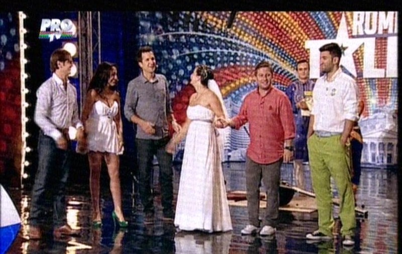 Surpriză la Românii au talent! O mireasă și-a făcut apariția în platou