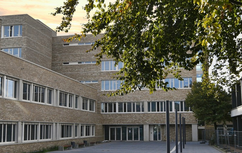 O profesoară a fost înjunghiată mortal în clasă de un elev pe care-l propusese spre exmatriculare, în Germania