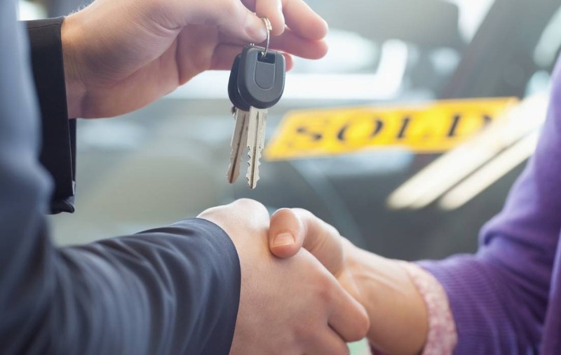 Un bărbat din Cluj-Napoca a cumpărat un bolid de 53.000 de euro pe care nu l-a plătit niciodată, dar l-a vândut de două ori în 5 zile