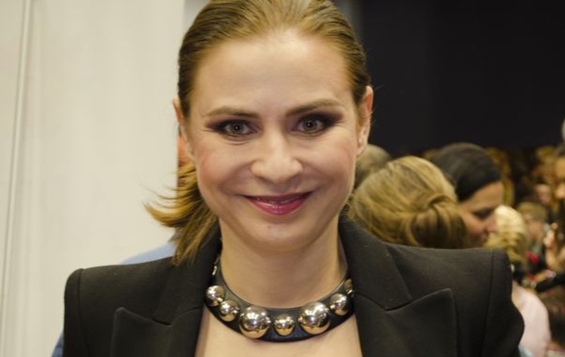 Adina Buzatu a venit cu un decolteu PREA adânc la un eveniment cu copii | FOTO